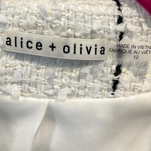 Alice + Olivia “Indira” Fitted Jacket 12 - Picture 4 of 5